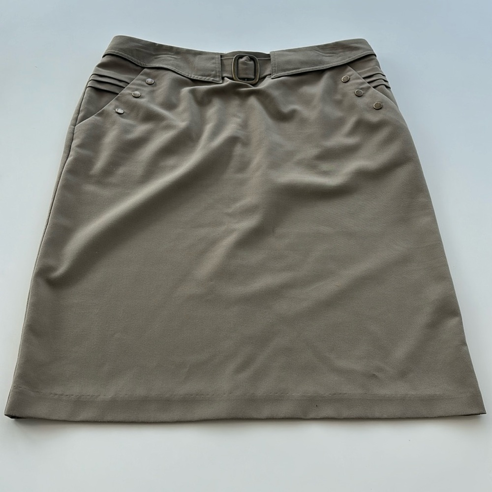Larry Levine stretch skirt in tan